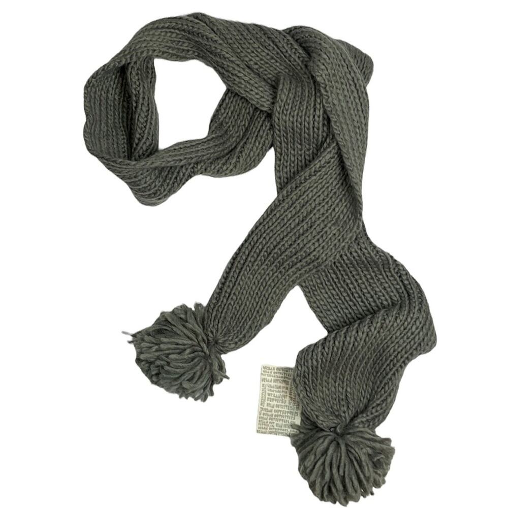 Urban Outfitters Gray Chunky Knit Pompom Scarf New with tag W-110